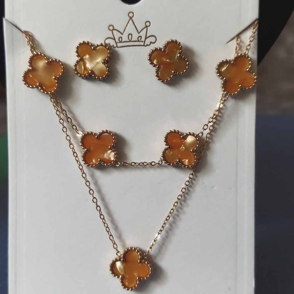 Clover Set Earrings Necklace and Bracelet